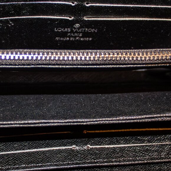 Louis Vuitton Damier Graphite Clutch - Picture 7 of 8